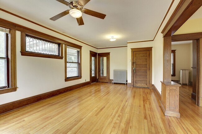 Foto del edificio - 3302 Harriet Ave
