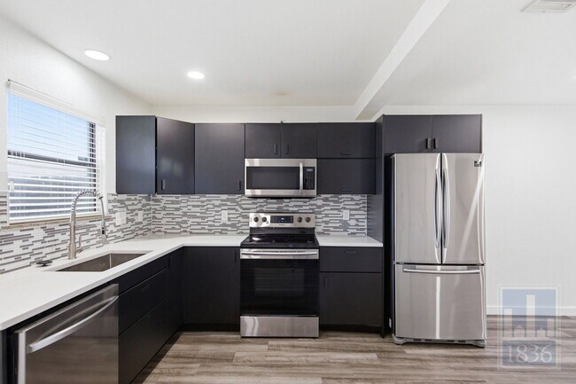 Building Photo - 8400 Jamestown Dr