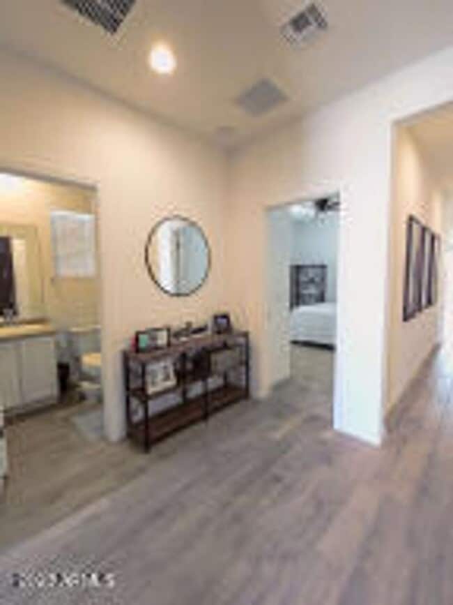 Foto del edificio - Apply Here www.realty480pm.appfolio.com/listings