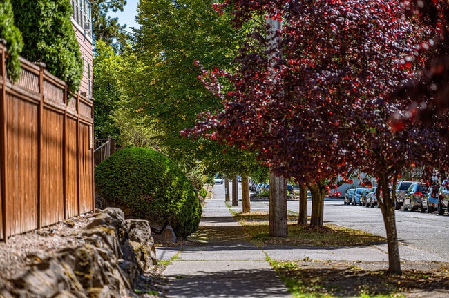 Building Photo - Bayview Apartments