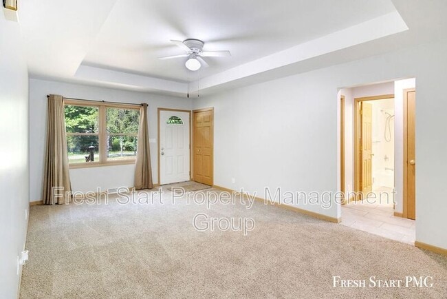 Building Photo - 220 Pine Ridge Rd