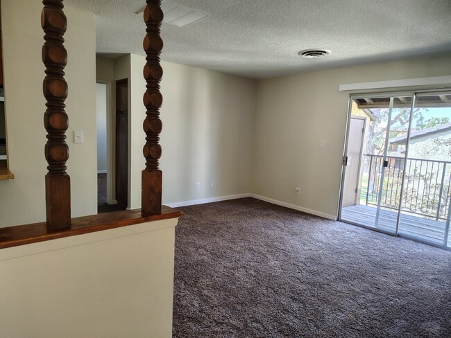 Building Photo - 2401 Christmas Tree Ln