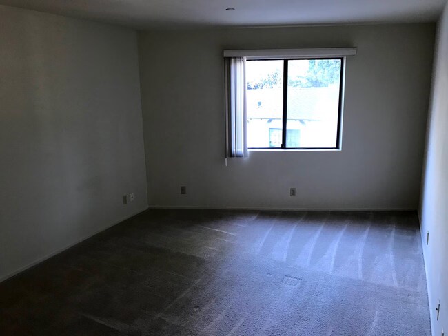 Foto del edificio - 1830 N Verdugo Rd