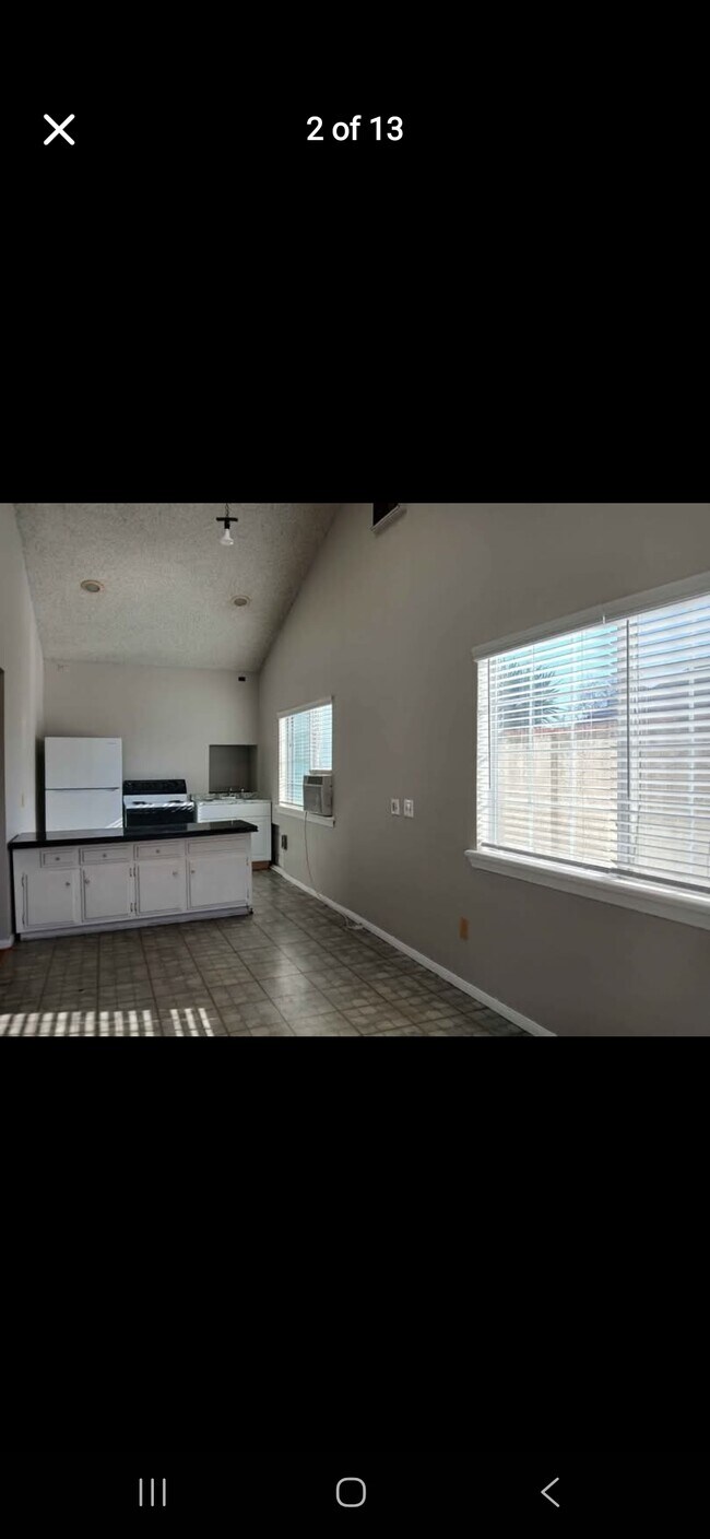 Foto del edificio - 12864 Raintree Ct