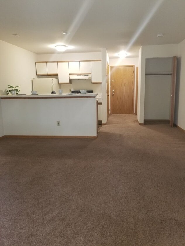 Building Photo - Cozy Studio Across From Warner Park! Half ...