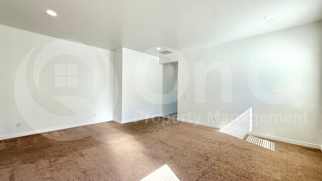 Building Photo - 27355 N Silverado Ranch Rd