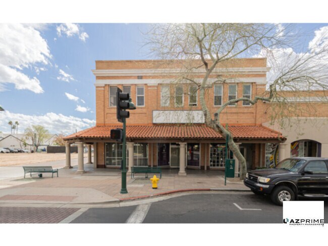 Building Photo - Experience the Allure of Downtown Living i...