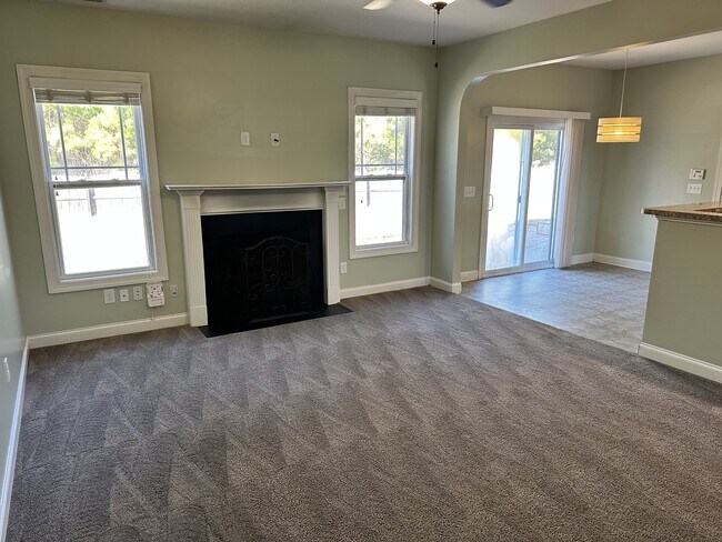 Foto del edificio - 908 Merlin Ct