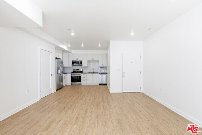 Foto del edificio - 11408 W Sarah St