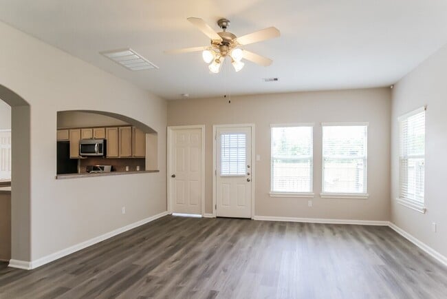 Building Photo - 985 Oak Falls Dr