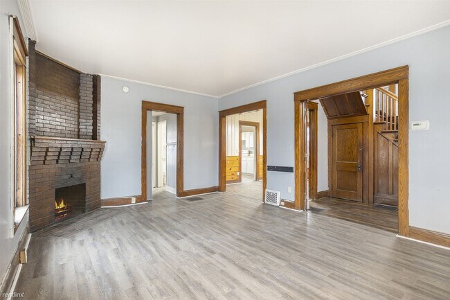 Building Photo - 5 br, 2 bath House - 83 College St