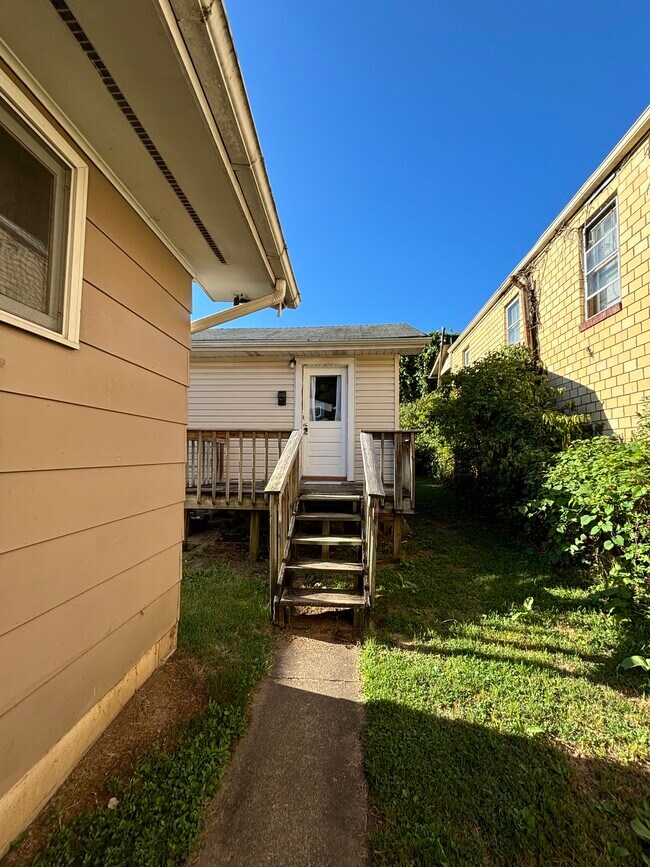 Foto del edificio - 1819 Pennsylvania Ave