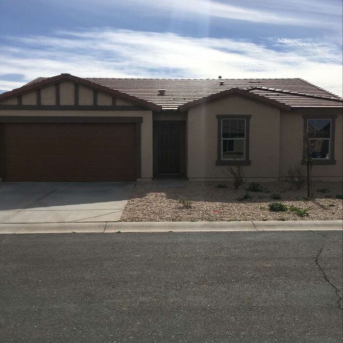 Foto principal - 705 W Raymond St