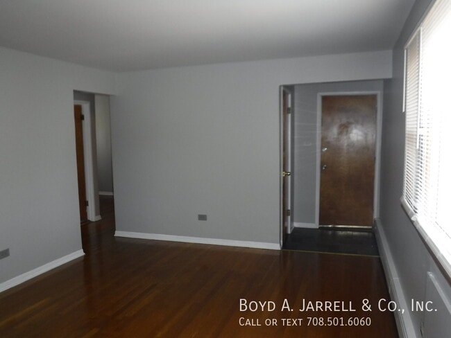 Building Photo - 8700 S Merrill Ave