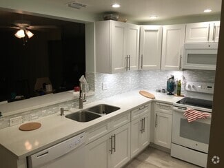 Building Photo - 2303 Lucaya Ln