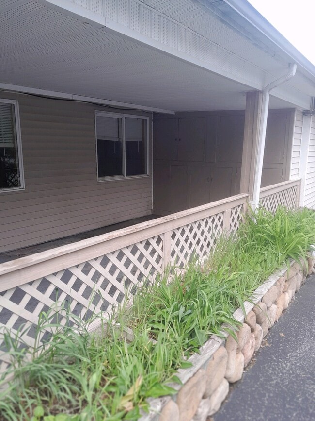 Building Photo - 113 Raylinsky Rd