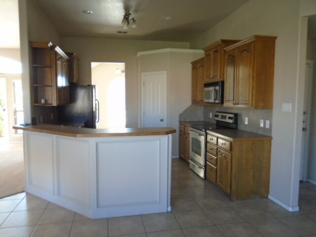 Building Photo - 7018 Springwater
