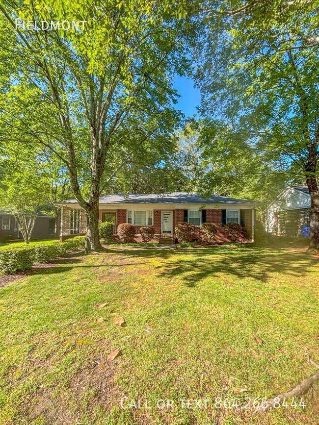 Foto del edificio - 104 Crescent Ridge Dr
