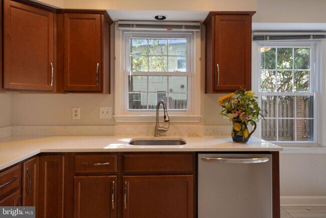 Foto del edificio - 8211 Labbe Ln