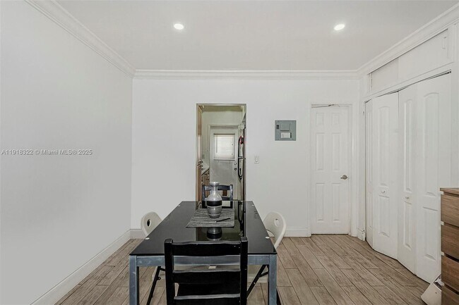 Foto del edificio - 719 Euclid Ave