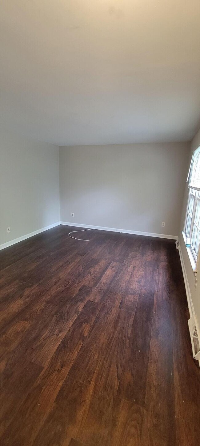 Foto del edificio - 8719 Idlewild Rd