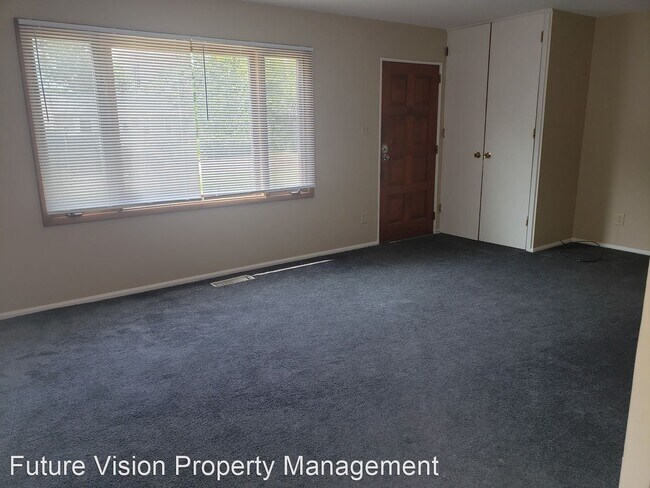 Building Photo - 3 br, 1 bath House - 302 Saint Jude Ave