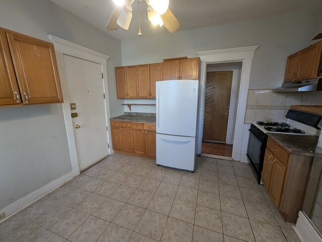 Building Photo - 64 Stanley St