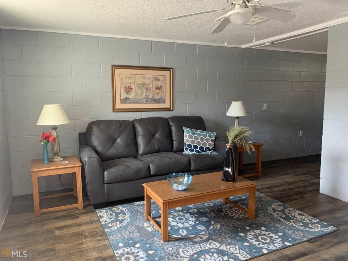 Sala de estar - 219 Adams Ave