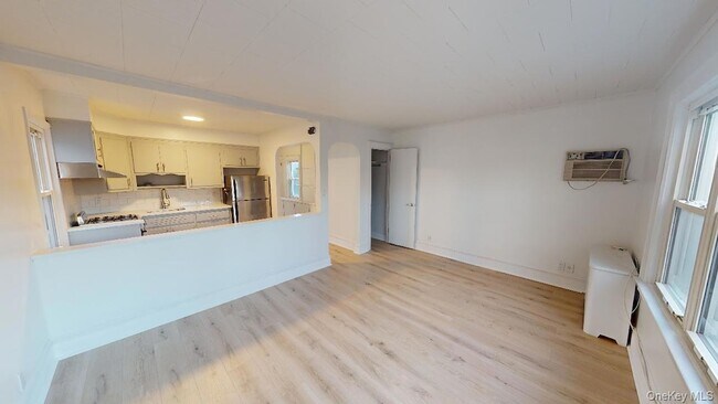 Foto del edificio - 96-29 72nd Road Unit 2