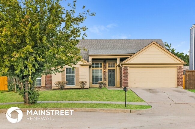 Building Photo - 4104 Hathaway Dr