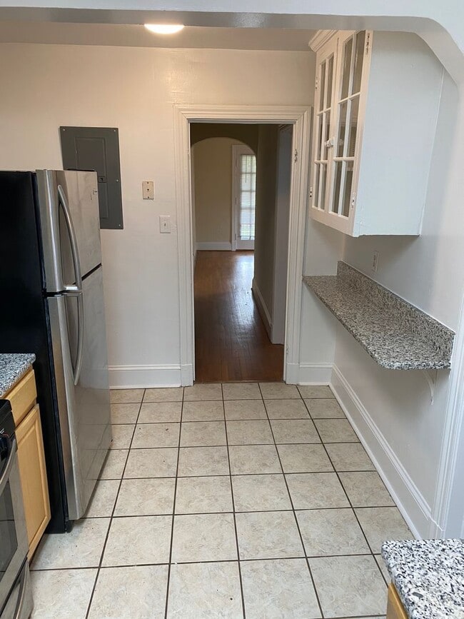 Building Photo - 208 N Nansemond St