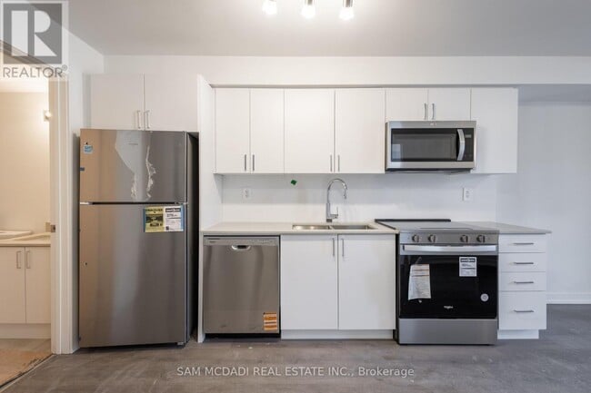 Building Photo - 1680 Victoria Park Ave