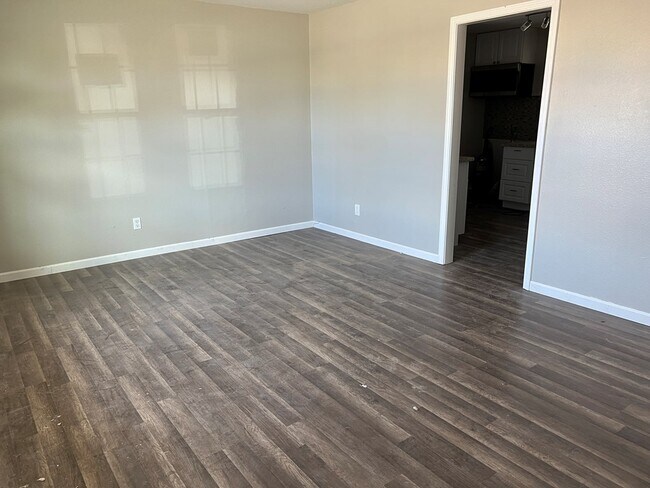 Foto del edificio - 4328 Conley Ave