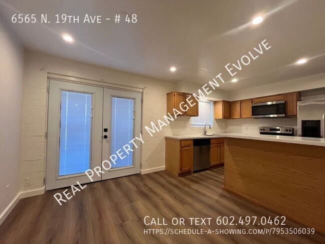 Building Photo - 6565 N 19th Ave