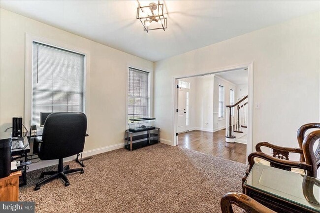 Building Photo - 321 Middletown Rd