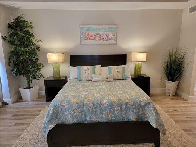 Foto del edificio - 7650 Bayshore Dr