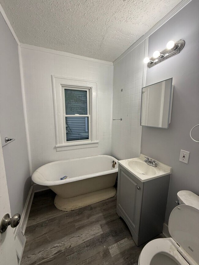 Building Photo - 18906 Ironwood Ave