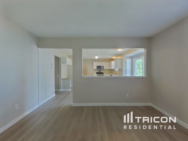 Building Photo - 210 Glen Rose Cir