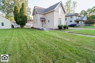 Building Photo - 428 1/2 Lincoln Hwy E