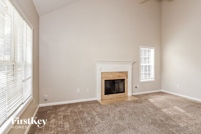 Building Photo - 135 Lexington Parke Dr