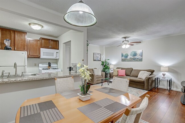 Photo - 4727 W Alabama St Apartment