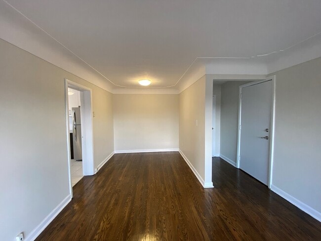 Building Photo - Grant & Don