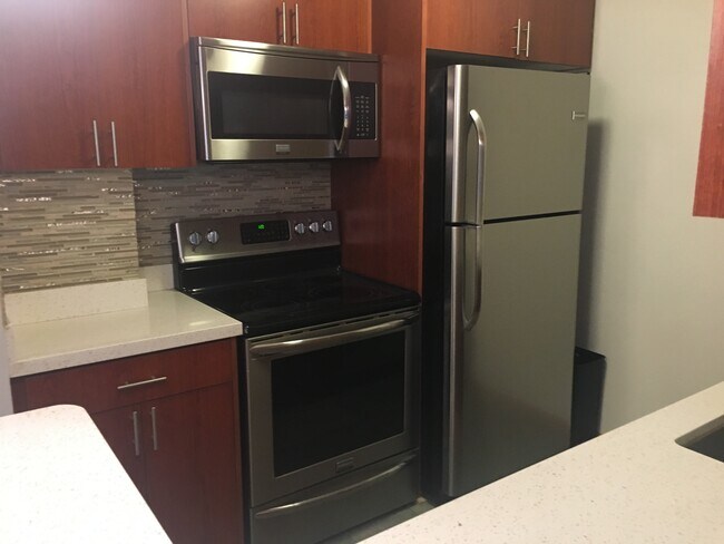 Building Photo - 8650 Gulana Ave