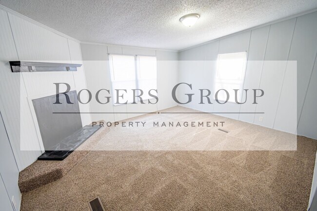 Foto del edificio - 1914 Jacksontown Rd