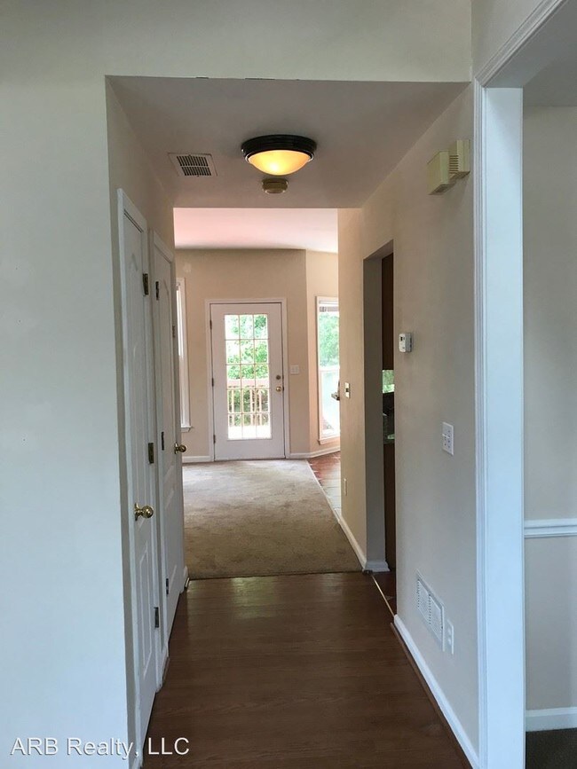 Building Photo - 6 br, 3.5 bath House - 5635 Aswind Trace