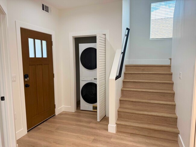 Foto del edificio - 678 E 45th St