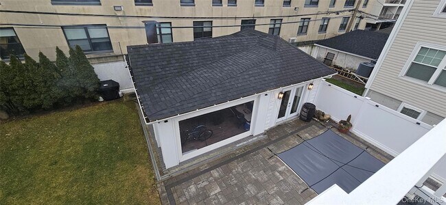 Foto del edificio - 218 W Chester St