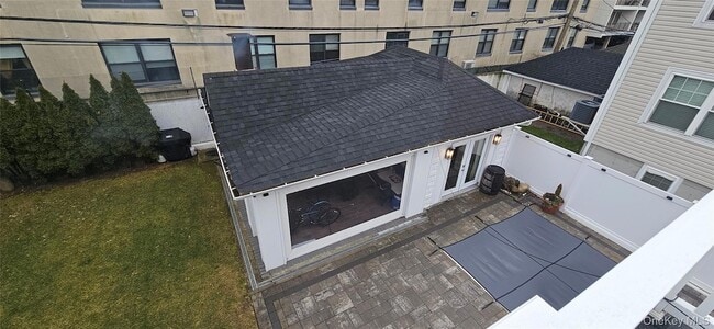 Photo - 218 W Chester St Apartment