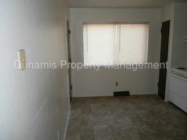 Building Photo - 426 Chambers Rd