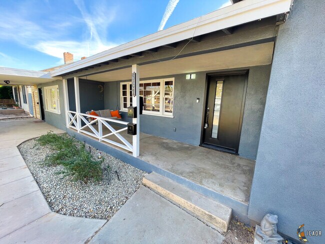 Building Photo - 561 Wensley Ave